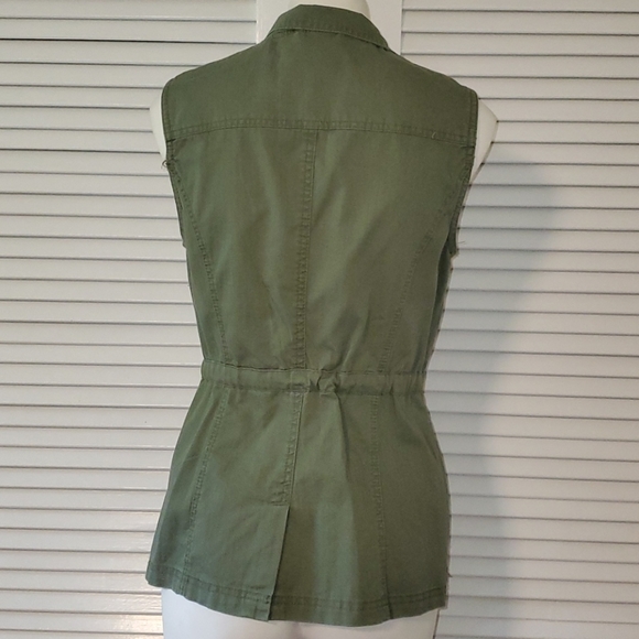 Vest - Picture 4 of 6